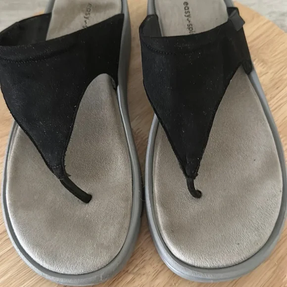 easy spirit Rift Slip-On Thong Sandal - Picture 3 of 8